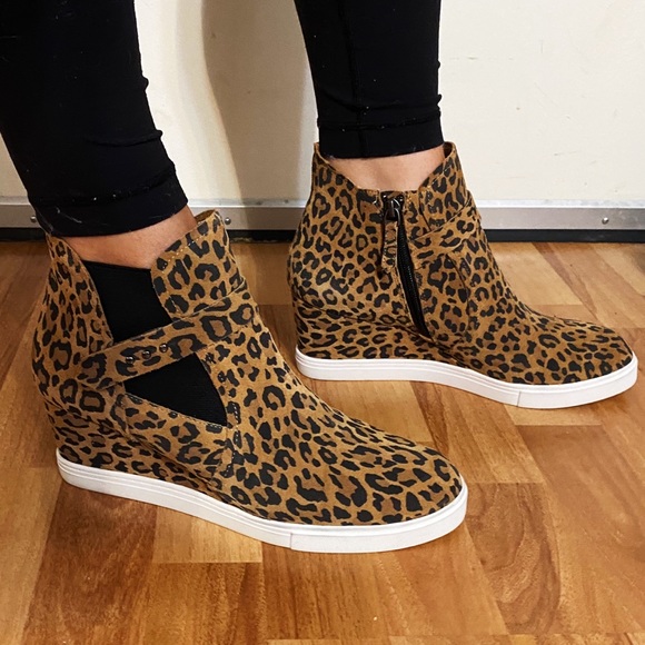 linea paolo leopard wedge